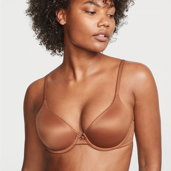 New
BODY BY VICTORIA
Lightly Lined Full-Coverage Smooth Bra - Picture 3 of 4